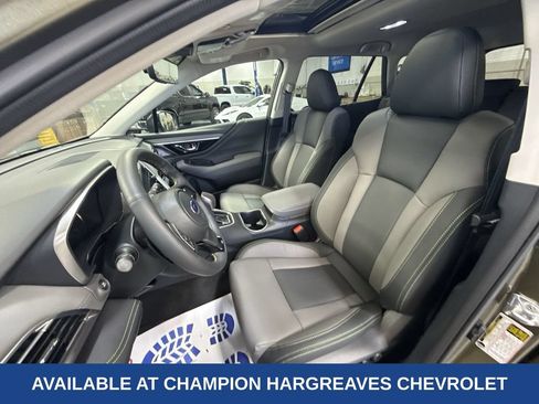 Used 2025 Subaru Outback Onyx Edition AWD/4WD image 26