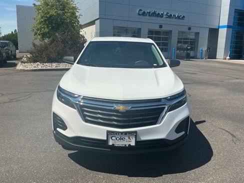Used 2022 Chevrolet Equinox LS w/ LS Convenience Package AWD/4WD image 4