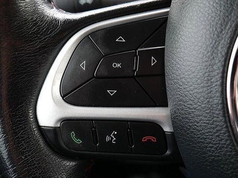 Used 2018 Jeep Renegade Trailhawk w/ Cold Weather Group II image 29