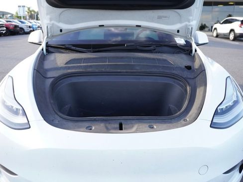 Used 2022 Tesla Model Y Long Range image 24