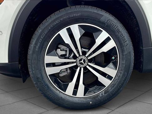 Used 2025 Mercedes-Benz GLB 250 image 11