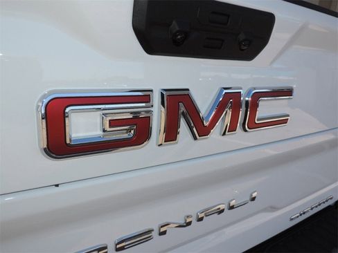 New 2026 GMC Sierra 2500 Denali w/ Denali Reserve Package image 17