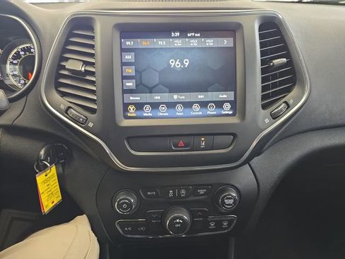 Used 2022 Jeep Cherokee Latitude w/ Trailer Tow Group AWD/4WD image 15