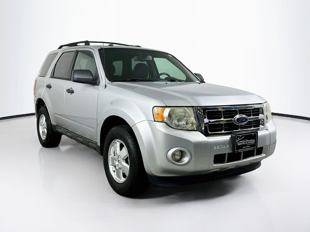 Used 2011 Ford Escape XLT w/ 202A Rapid Spec Order Code FWD image 2
