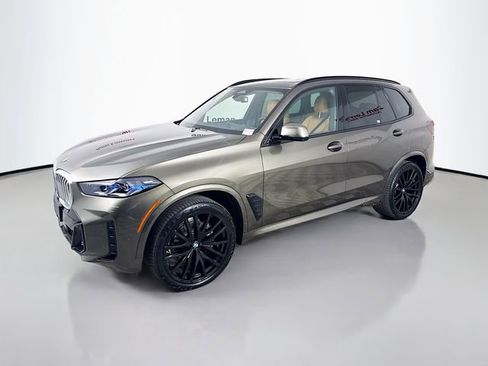 Used 2024 BMW X5 sDrive40i w/ M Sport Package image 3