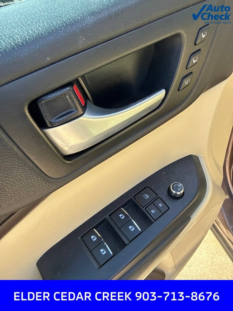 Used 2017 Toyota Highlander Limited FWD image 23
