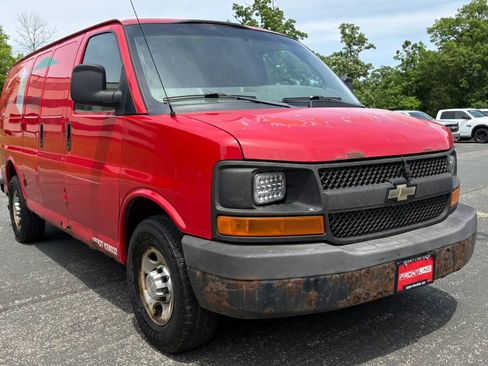 Used 2011 Chevrolet Express 2500 RWD image 13