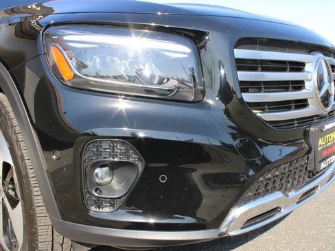 Used 2025 Mercedes-Benz GLB 250 4MATIC image 5