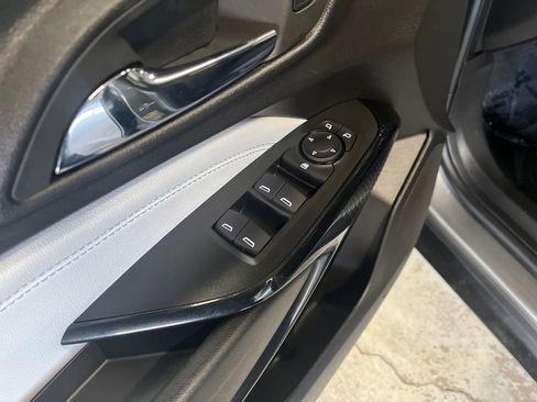Used 2025 Chevrolet Trax LT FWD image 27