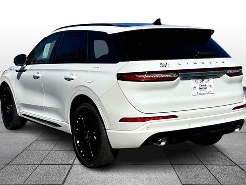 New 2026 Lincoln Corsair Reserve image 3