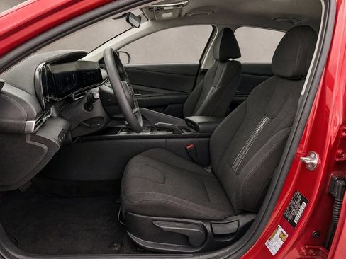Used 2024 Hyundai Elantra SEL FWD image 12