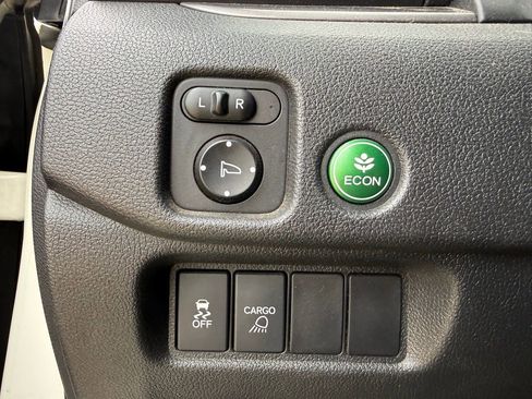 Used 2018 Honda Ridgeline Sport image 13