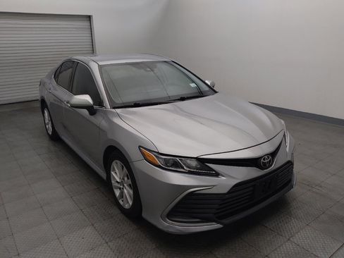 Used 2021 Toyota Camry LE image 13