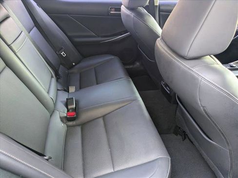 Used 2017 Lexus IS 300 AWD image 18