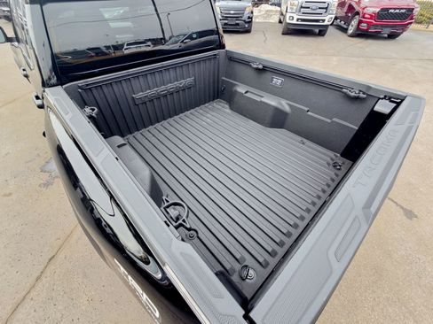 Used 2024 Toyota Tacoma TRD Off-Road image 18