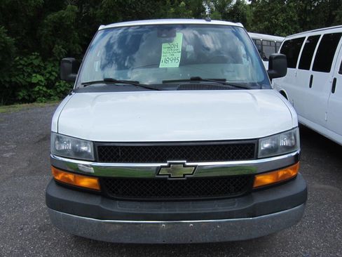 Used 2019 Chevrolet Express 3500 LT w/ LT Preferred Equipment Group image 2