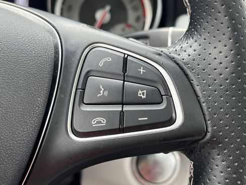 Used 2017 Mercedes-Benz GLA 250 4MATIC image 37