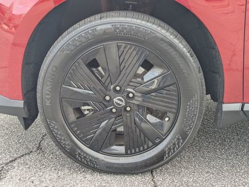 Used 2025 Nissan Murano SV image 11