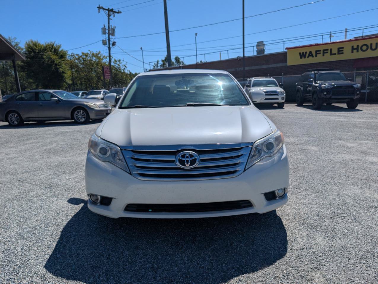 Used 2011 Toyota Avalon FWD image 2