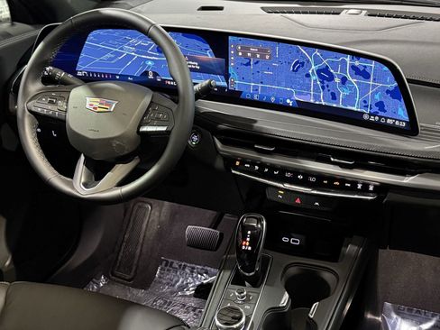 New 2025 Cadillac XT4 Premium Luxury image 43