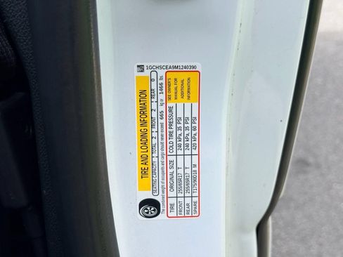 Used 2021 Chevrolet Colorado LT w/ Fleet Safety Package RWD image 40