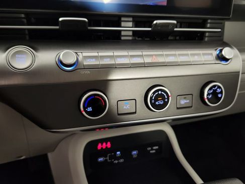 Certified 2025 Hyundai Kona SE AWD/4WD image 28