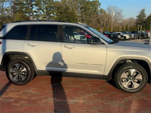 Used 2022 Jeep Grand Cherokee Limited 4xe image 4