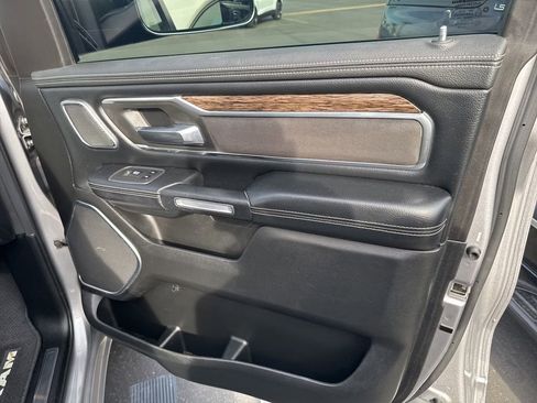 Used 2019 RAM 1500 Laramie AWD/4WD image 37