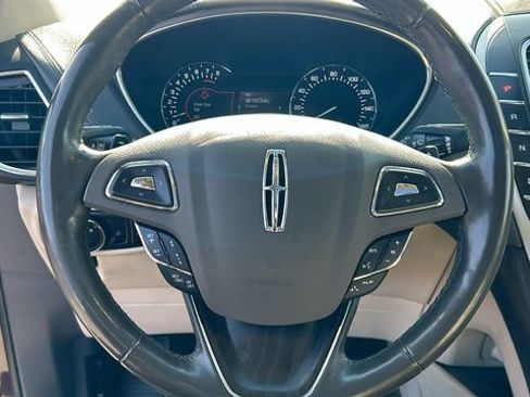 Used 2018 Lincoln MKX Reserve w/ Driver Assistance Package image 19