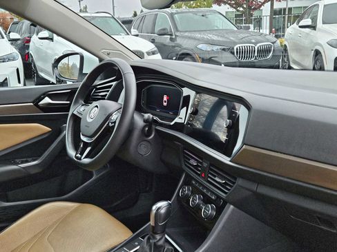 Used 2020 Volkswagen Jetta SEL Premium image 12