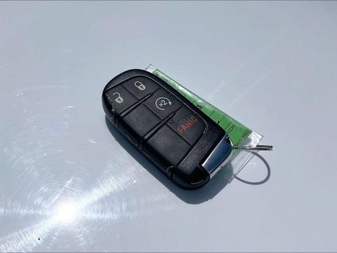 Used 2024 Jeep Compass Limited AWD/4WD image 9