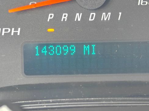 Used 2017 Chevrolet Express 2500 RWD image 16