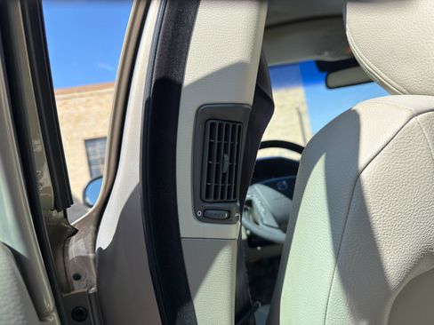 Used 2001 Volvo V70 2.4T image 20