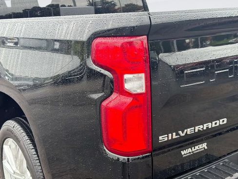 Used 2024 Chevrolet Silverado 1500 High Country w/ Technology Package AWD/4WD image 11