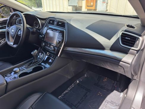 Used 2019 Nissan Maxima 3.5 SV w/ Floor Mat Group FWD image 13