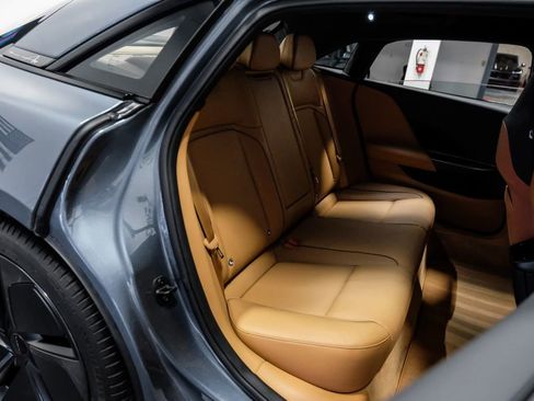 Used 2024 Lucid Air Touring image 37