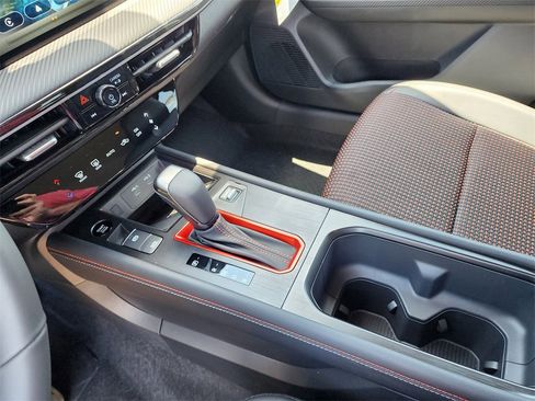 New 2025 Nissan Kicks SR image 12