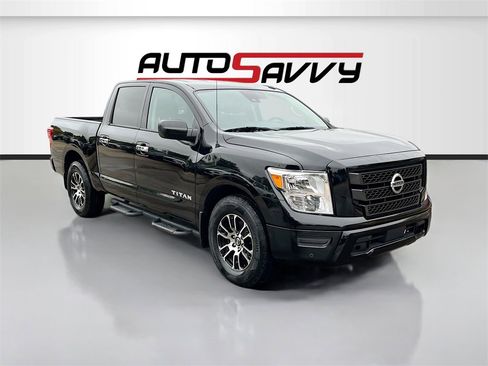 Used 2021 Nissan Titan SV w/ SV Convenience Package image 1