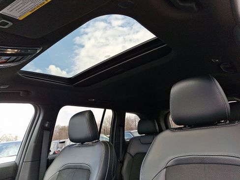 Certified 2025 Jeep Grand Cherokee Altitude image 14