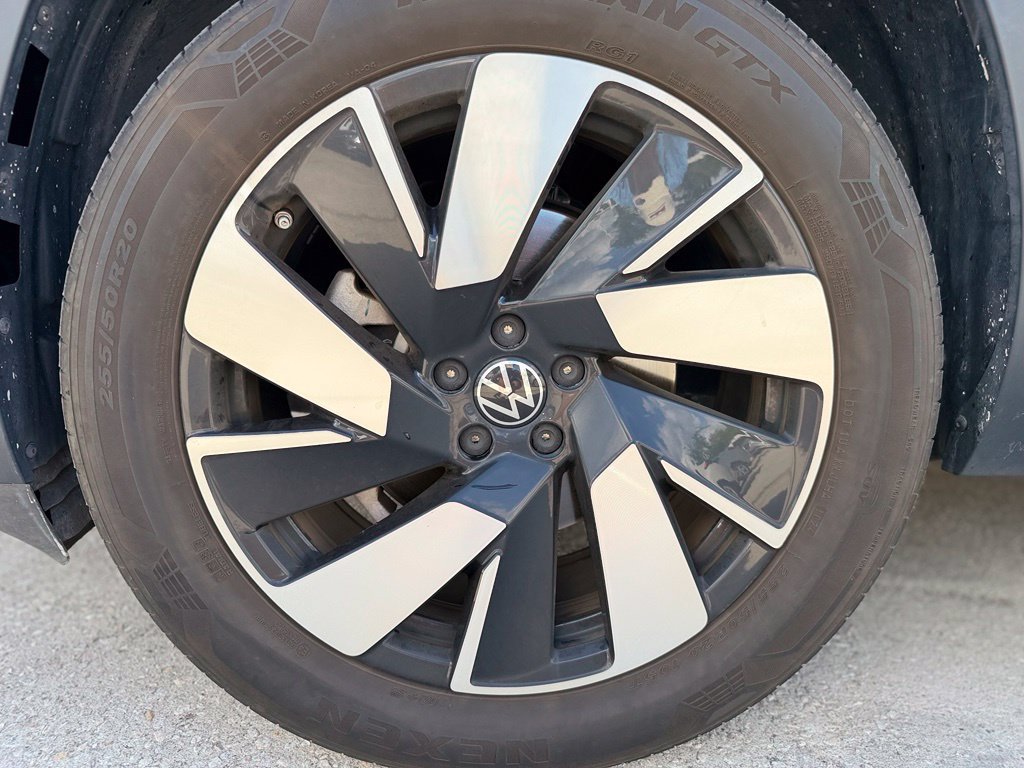 Used 2024 Volkswagen Atlas Cross Sport SE FWD image 9