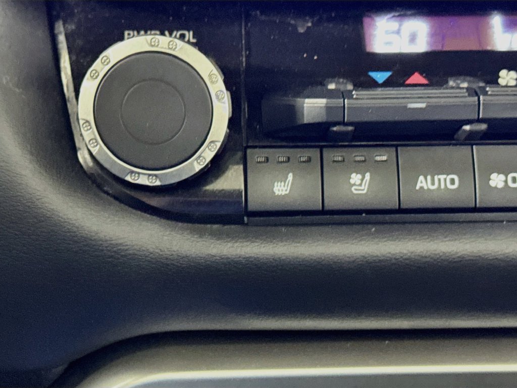 Used 2023 Toyota Sequoia Platinum AWD/4WD image 21