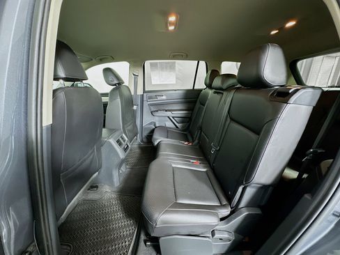 Used 2018 Volkswagen Atlas SE image 28