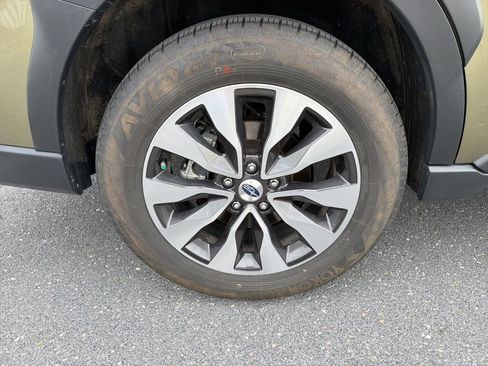 Certified 2025 Subaru Outback Limited image 11