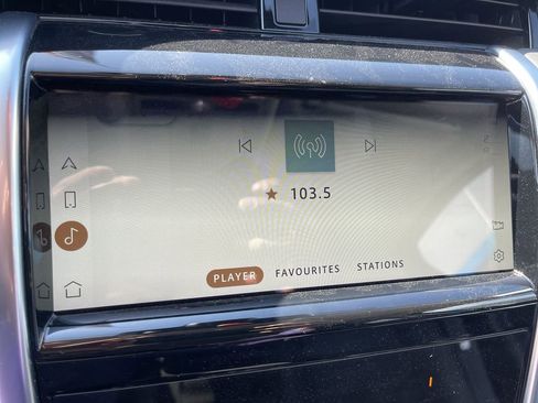 Used 2023 Land Rover Discovery Sport S image 16