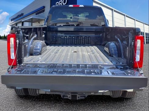 Used 2023 Ford F450 XLT image 26