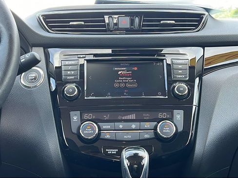Used 2022 Nissan Rogue Sport SV AWD/4WD image 14