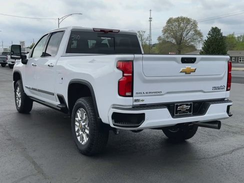 Used 2024 Chevrolet Silverado 2500 High Country w/ High Country Premium Package AWD/4WD image 7