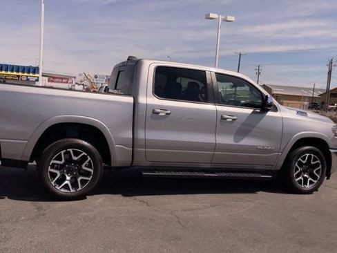 Used 2025 RAM 1500 Laramie AWD/4WD image 2