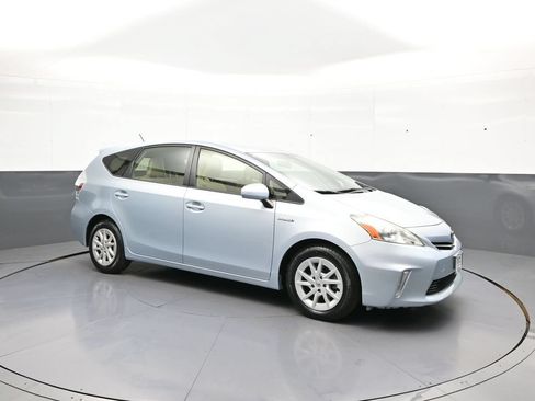 Used 2012 Toyota Prius V Three FWD image 4