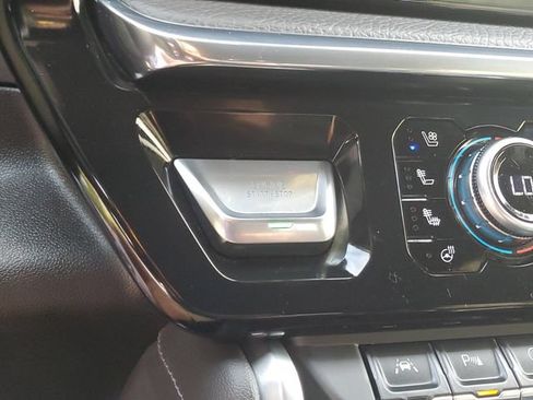 Used 2025 GMC Sierra 1500 Denali AWD/4WD image 25